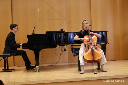 Na mladih svet stoji  (8)